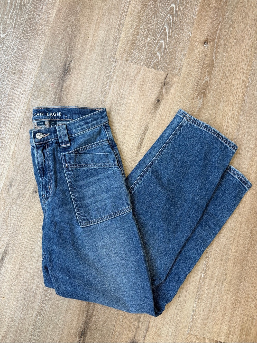 American Eagle Medium Blue Straight-Leg Jeans with square pockets  0 SHORT